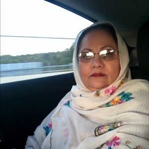 Meet your Posher, Atia